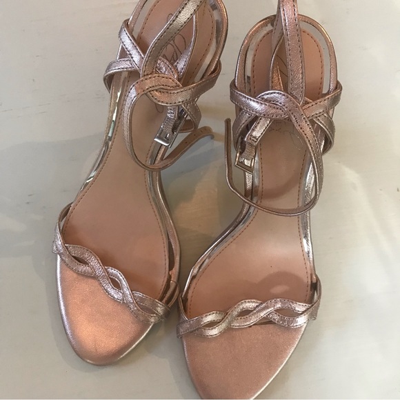 Badgley Mischka Shoes - Badgley Mischka Rose Gold Heels